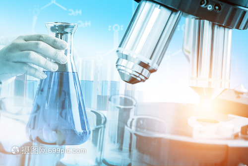 显微镜与玻璃器皿 生物医学研发的双重基石